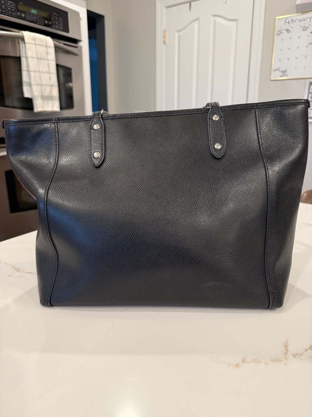 Coach Market Tote in Black Polished Pebble Leather with Turnlock Detail - Picture 2 of 7